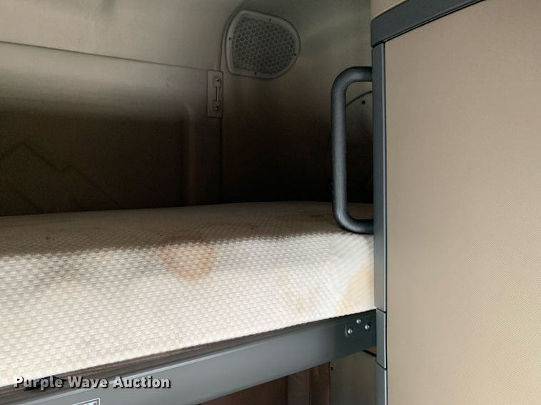 image for item DP8662 2017 Freightliner Cascadia Evolution  semi truck