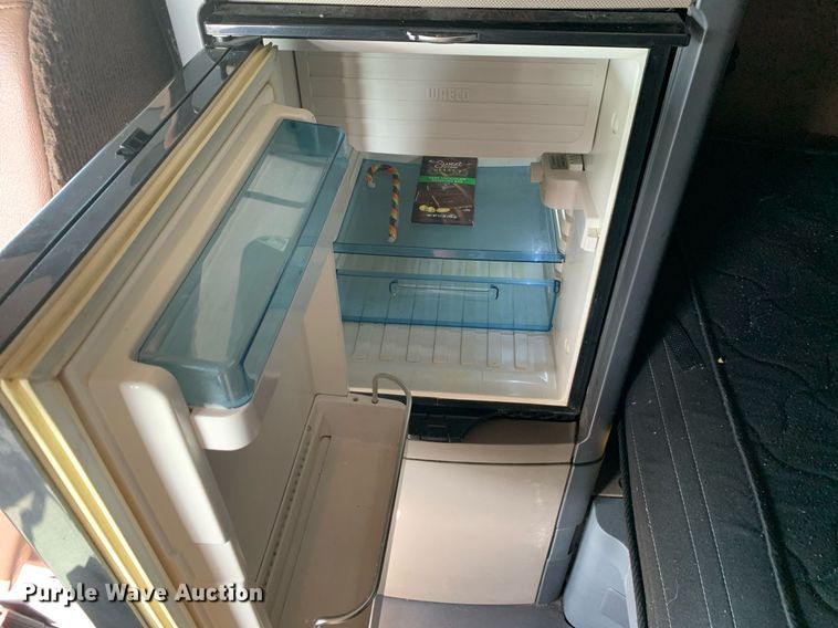 image for item DP8662 2017 Freightliner Cascadia Evolution  semi truck