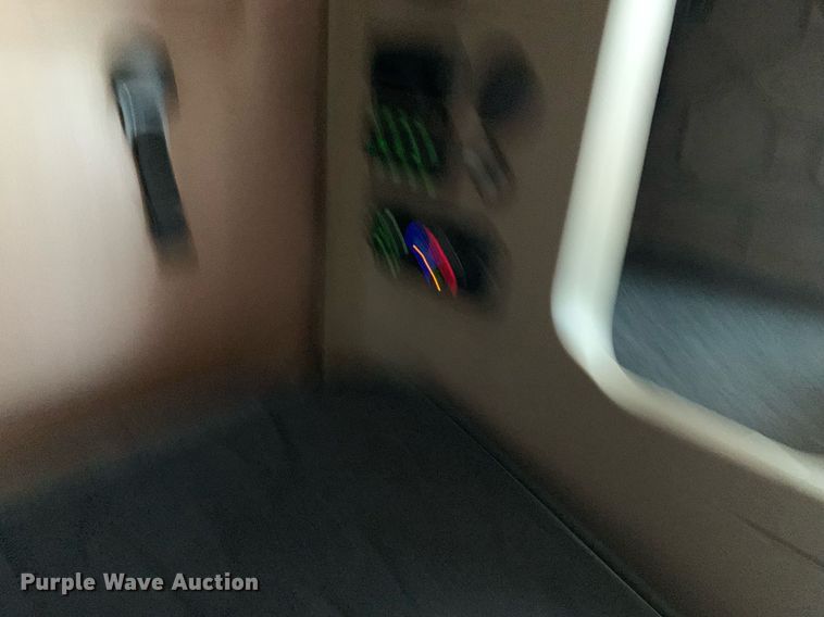 image for item DP8662 2017 Freightliner Cascadia Evolution  semi truck