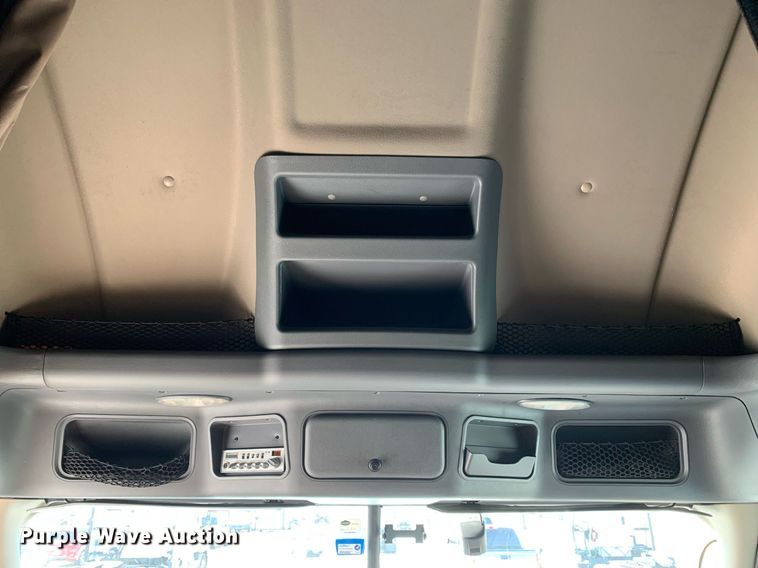 image for item DP8662 2017 Freightliner Cascadia Evolution  semi truck