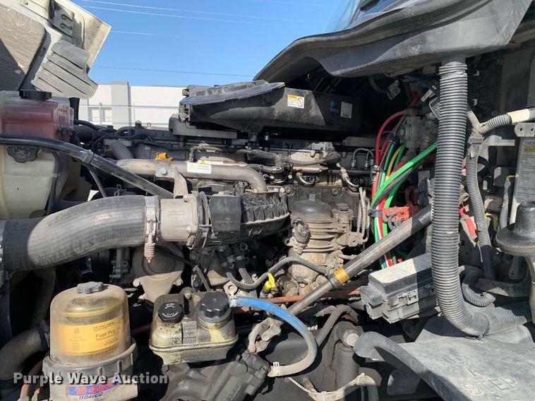 image for item DP8662 2017 Freightliner Cascadia Evolution  semi truck