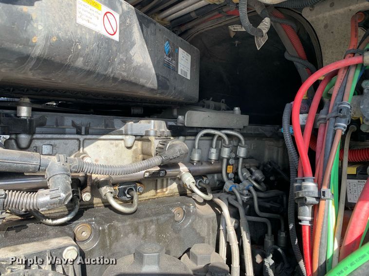 image for item DP8662 2017 Freightliner Cascadia Evolution  semi truck