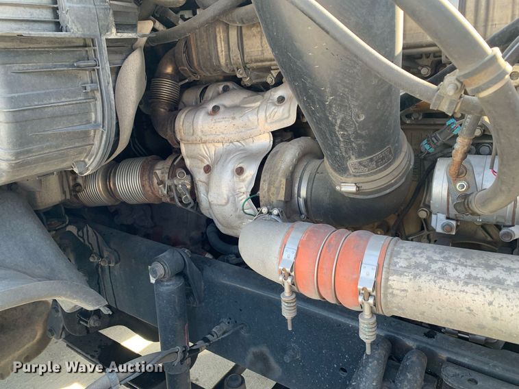 image for item DP8662 2017 Freightliner Cascadia Evolution  semi truck