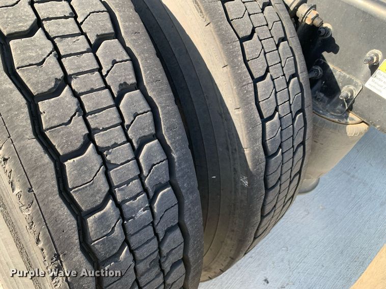 image for item DP8662 2017 Freightliner Cascadia Evolution  semi truck