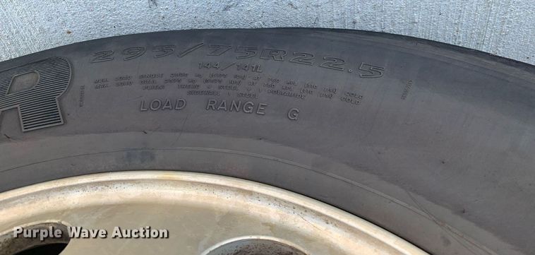 image for item DP8662 2017 Freightliner Cascadia Evolution  semi truck