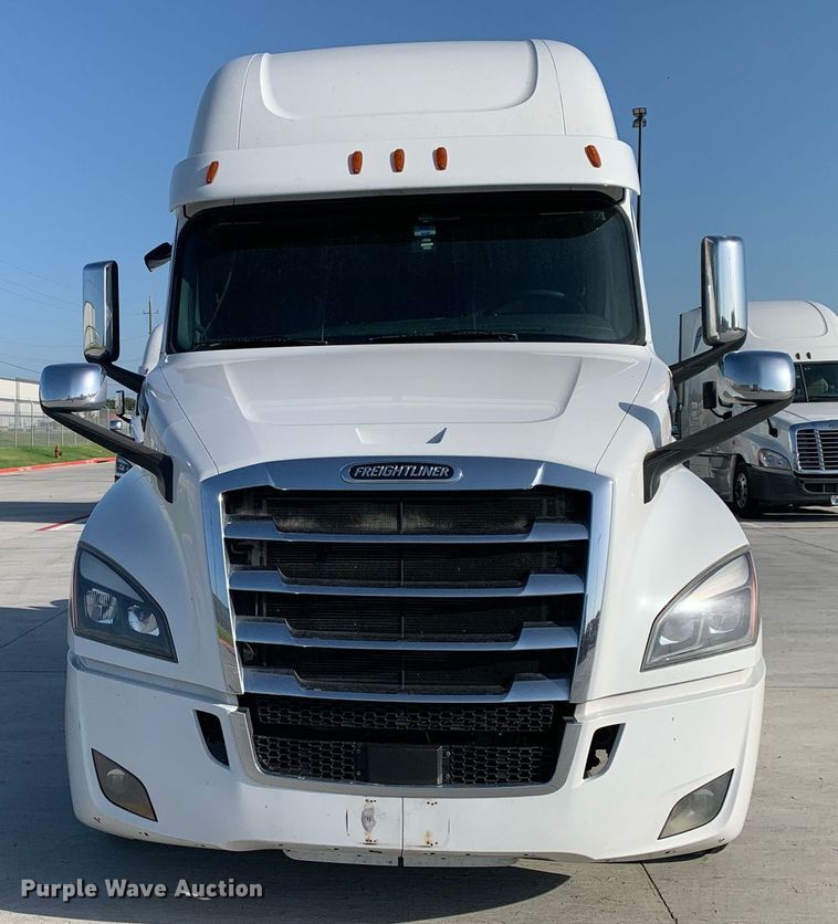 image for item DP8663 2020 Freightliner Cascadia  semi truck