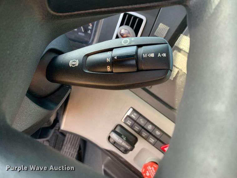 image for item DP8663 2020 Freightliner Cascadia  semi truck