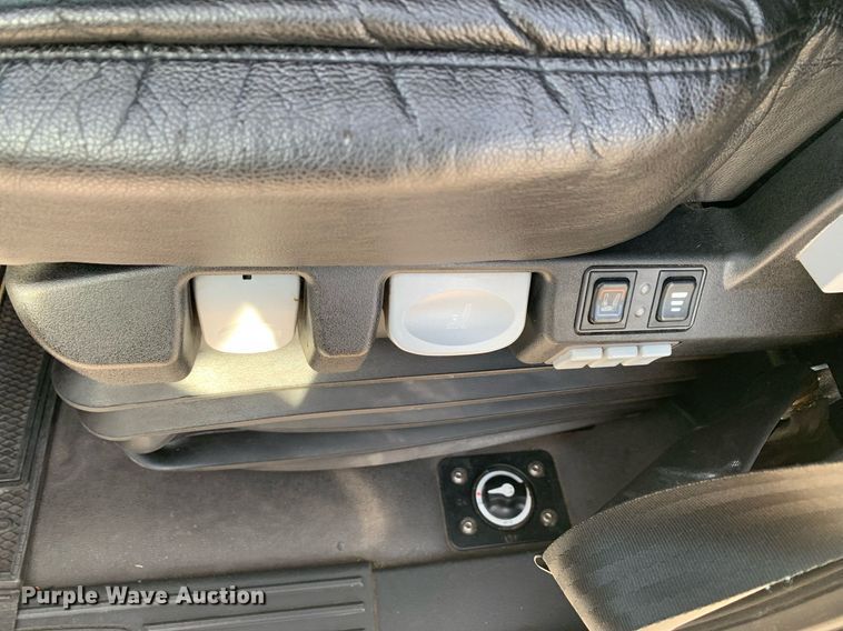 image for item DP8663 2020 Freightliner Cascadia  semi truck