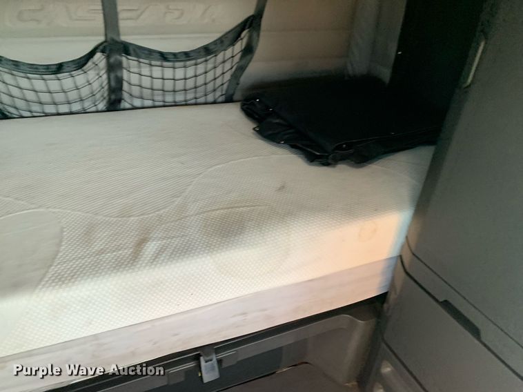 image for item DP8663 2020 Freightliner Cascadia  semi truck