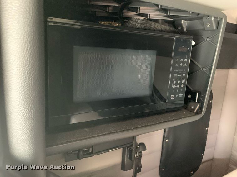 image for item DP8663 2020 Freightliner Cascadia  semi truck