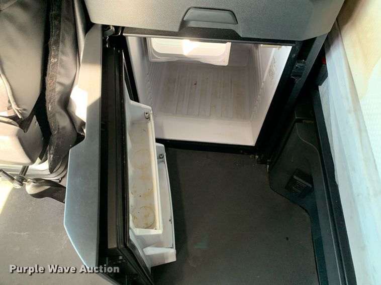 image for item DP8663 2020 Freightliner Cascadia  semi truck