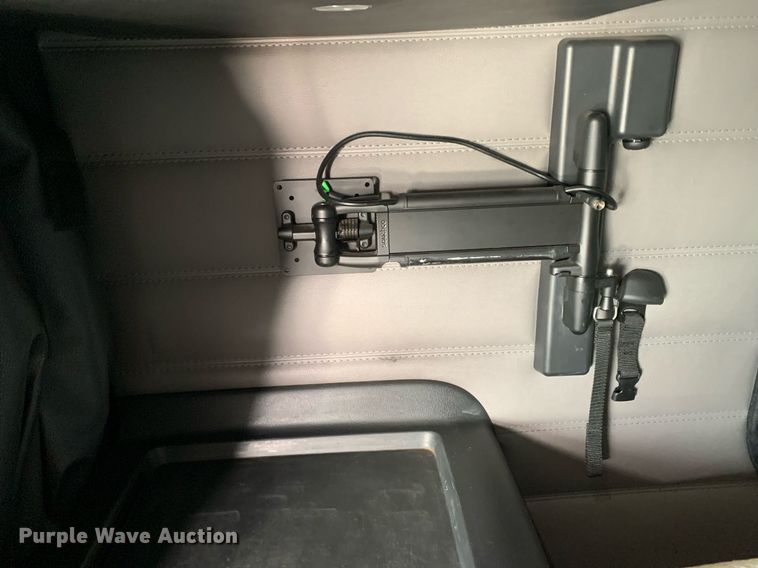 image for item DP8663 2020 Freightliner Cascadia  semi truck