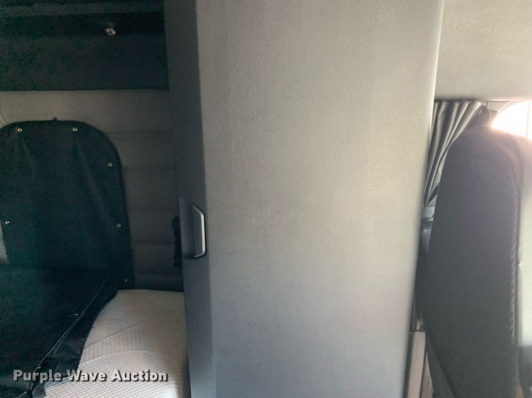 image for item DP8663 2020 Freightliner Cascadia  semi truck