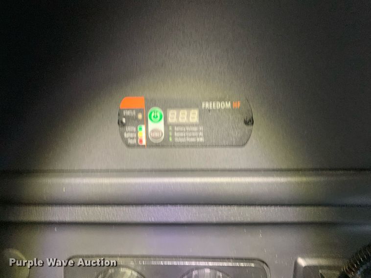 image for item DP8663 2020 Freightliner Cascadia  semi truck