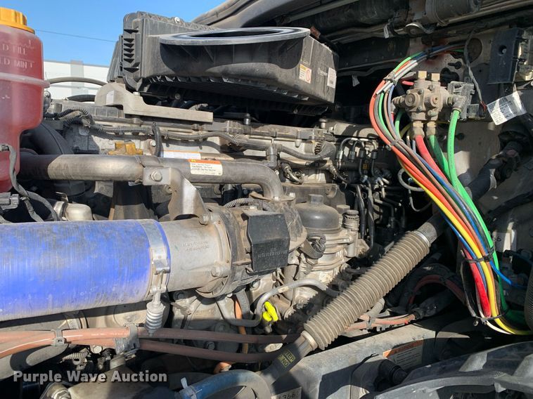 image for item DP8663 2020 Freightliner Cascadia  semi truck