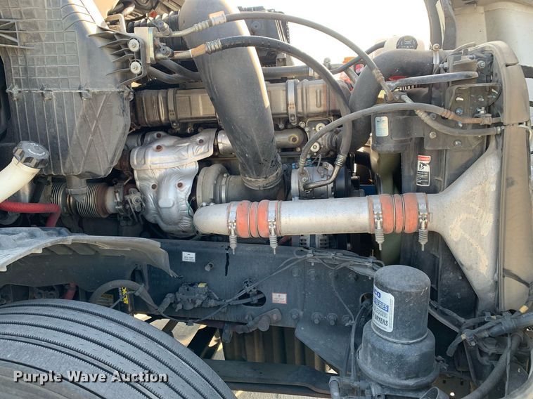 image for item DP8663 2020 Freightliner Cascadia  semi truck