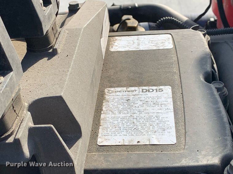 image for item DP8663 2020 Freightliner Cascadia  semi truck