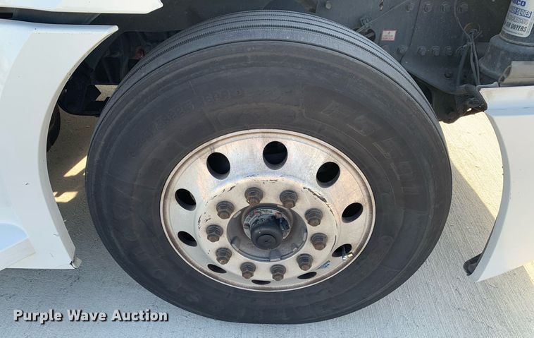 image for item DP8663 2020 Freightliner Cascadia  semi truck