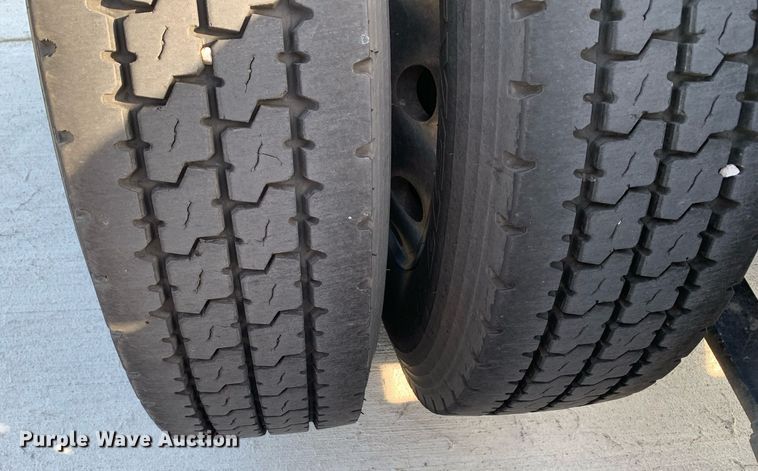 image for item DP8663 2020 Freightliner Cascadia  semi truck