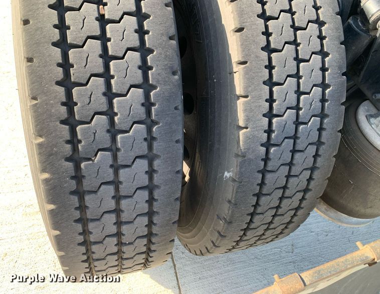 image for item DP8663 2020 Freightliner Cascadia  semi truck