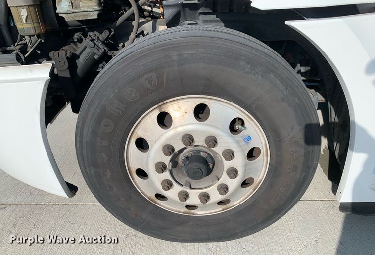 image for item DP8663 2020 Freightliner Cascadia  semi truck