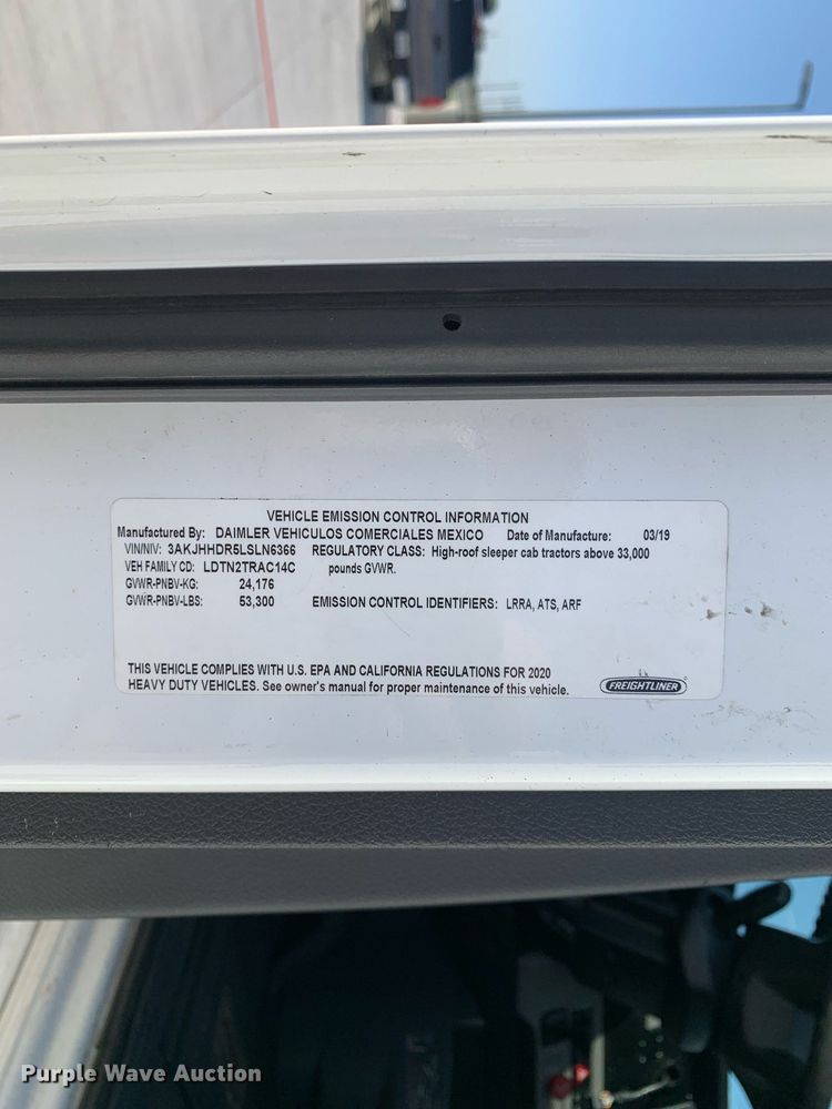 image for item DP8663 2020 Freightliner Cascadia  semi truck