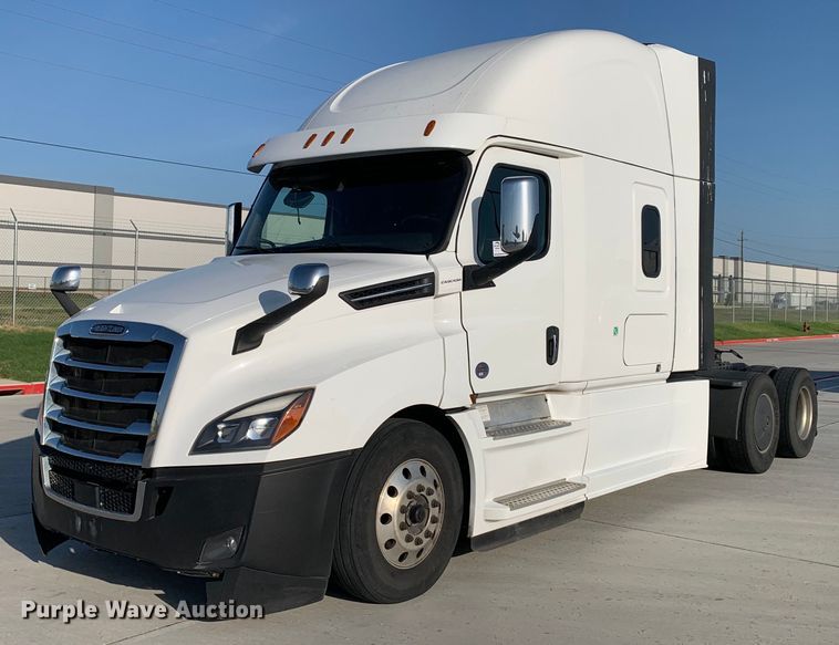 image for item DP8664 2020 Freightliner Cascadia  semi truck