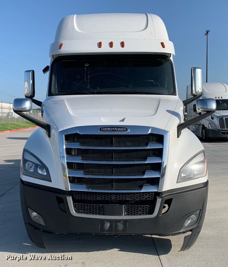image for item DP8664 2020 Freightliner Cascadia  semi truck
