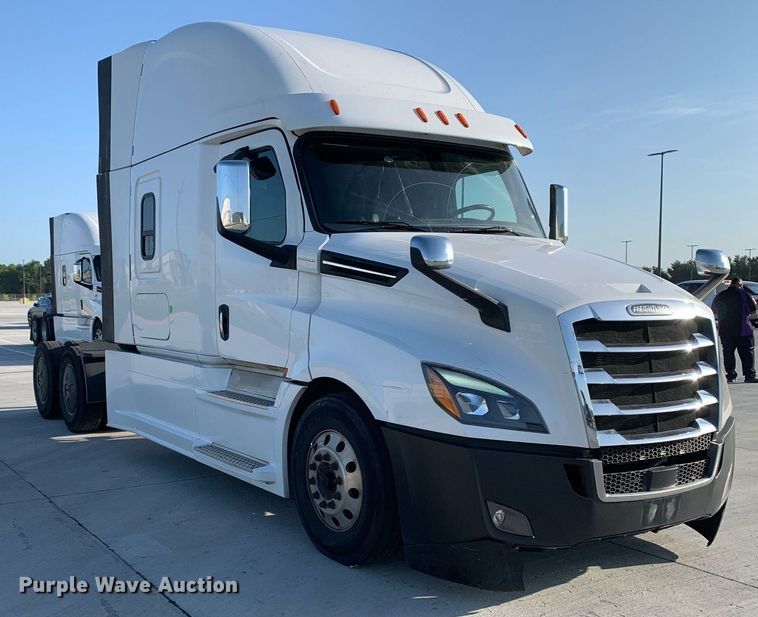 image for item DP8664 2020 Freightliner Cascadia  semi truck