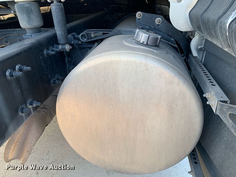 image for item DP8664 2020 Freightliner Cascadia  semi truck