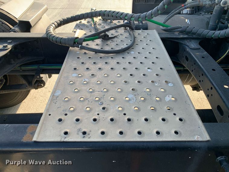 image for item DP8664 2020 Freightliner Cascadia  semi truck