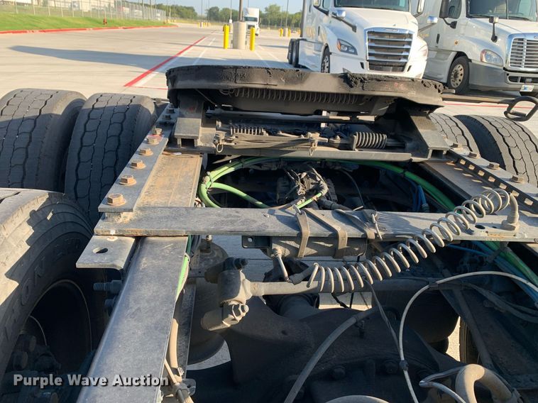 image for item DP8664 2020 Freightliner Cascadia  semi truck