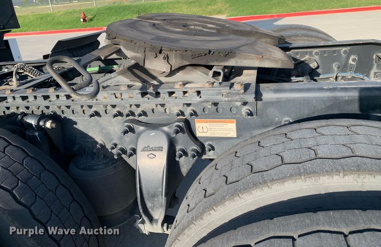 image for item DP8664 2020 Freightliner Cascadia  semi truck