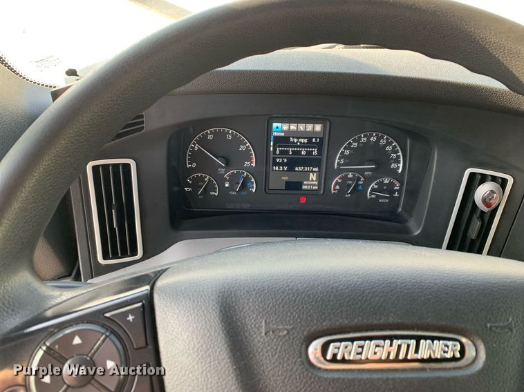 image for item DP8664 2020 Freightliner Cascadia  semi truck