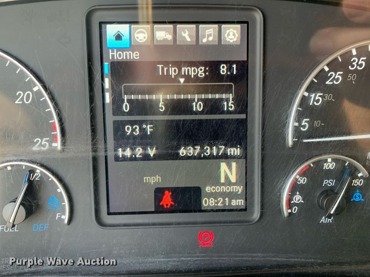 image for item DP8664 2020 Freightliner Cascadia  semi truck