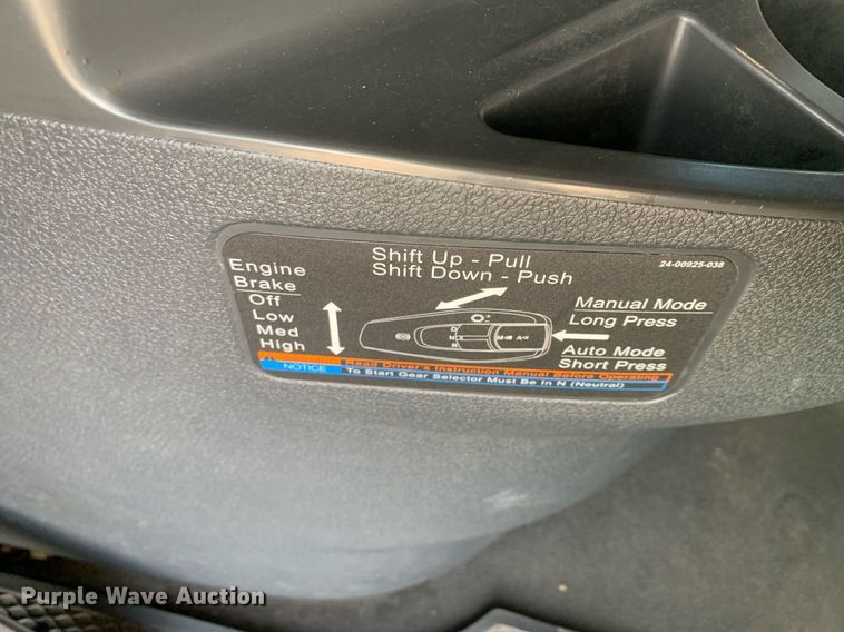 image for item DP8664 2020 Freightliner Cascadia  semi truck