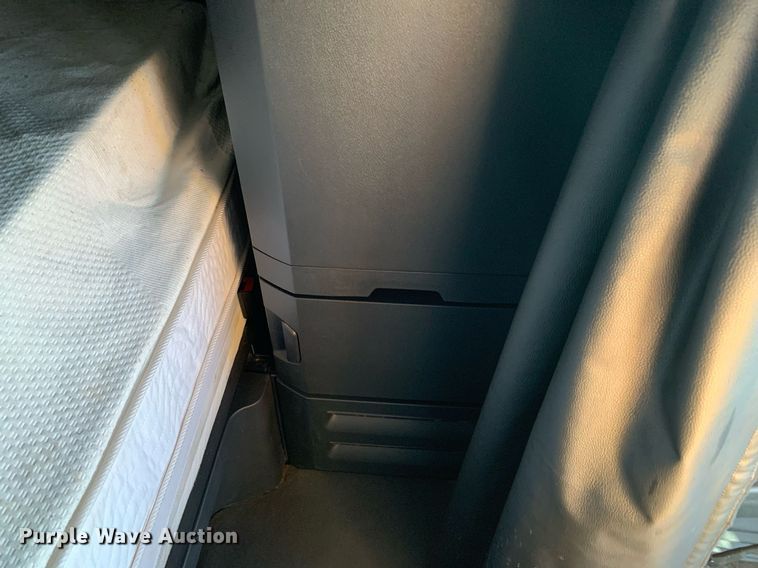 image for item DP8664 2020 Freightliner Cascadia  semi truck