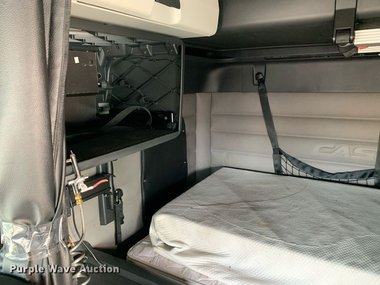 image for item DP8664 2020 Freightliner Cascadia  semi truck