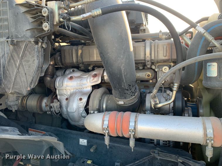 image for item DP8664 2020 Freightliner Cascadia  semi truck