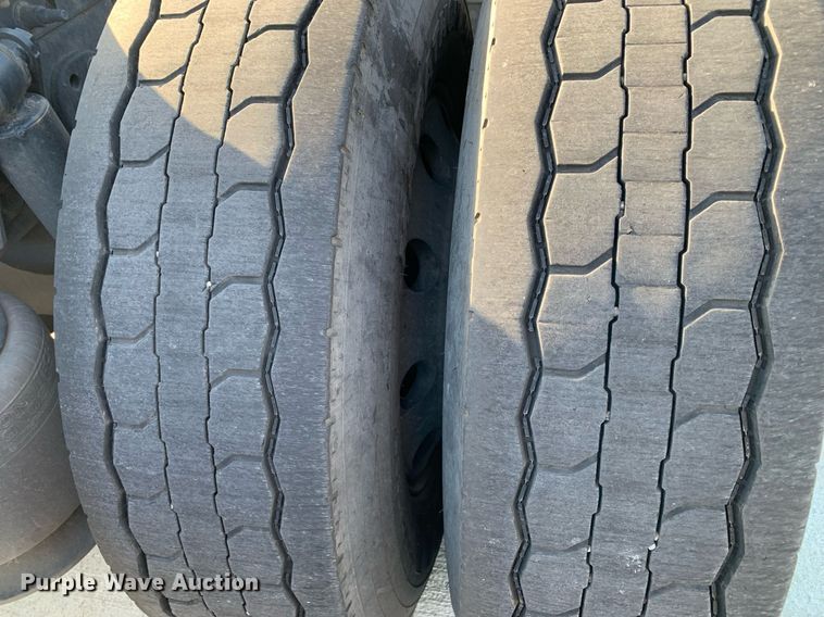 image for item DP8664 2020 Freightliner Cascadia  semi truck