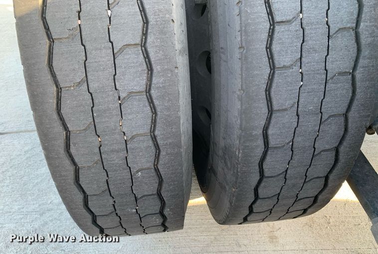 image for item DP8664 2020 Freightliner Cascadia  semi truck