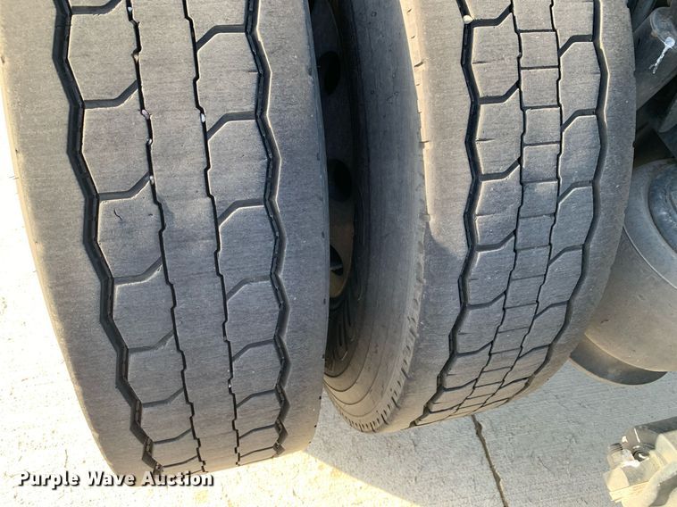 image for item DP8664 2020 Freightliner Cascadia  semi truck