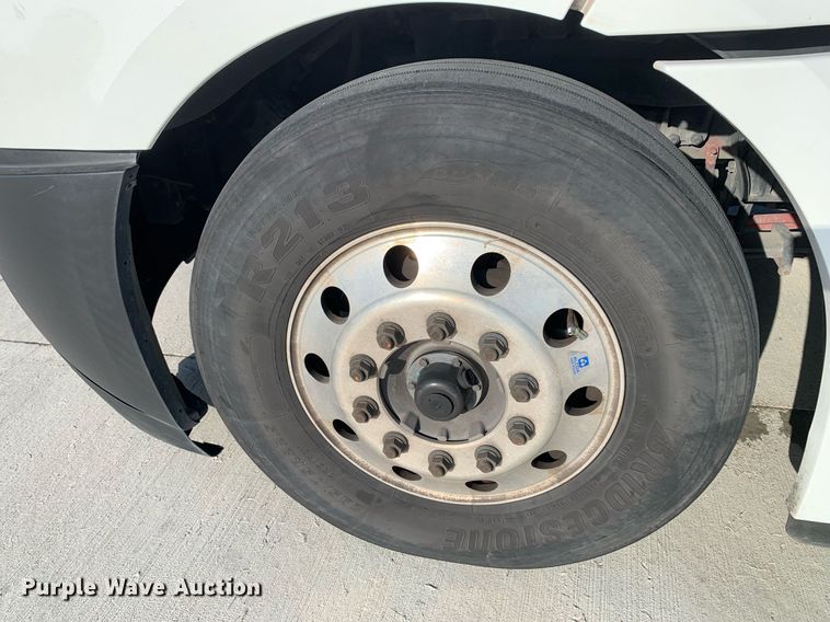 image for item DP8664 2020 Freightliner Cascadia  semi truck