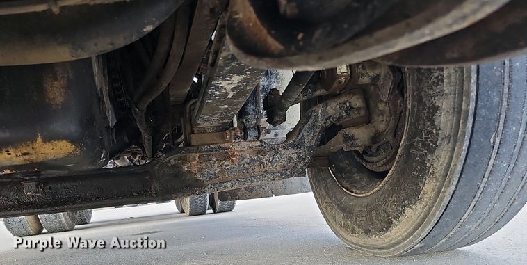 image for item DQ0142 2006 International 8600  semi truck