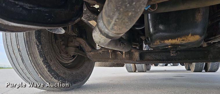 image for item DQ0142 2006 International 8600  semi truck