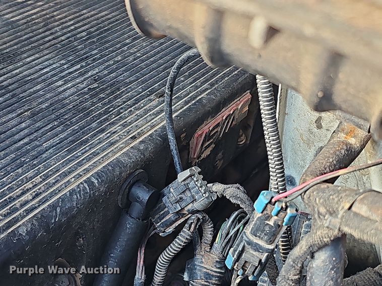 image for item DQ0142 2006 International 8600  semi truck