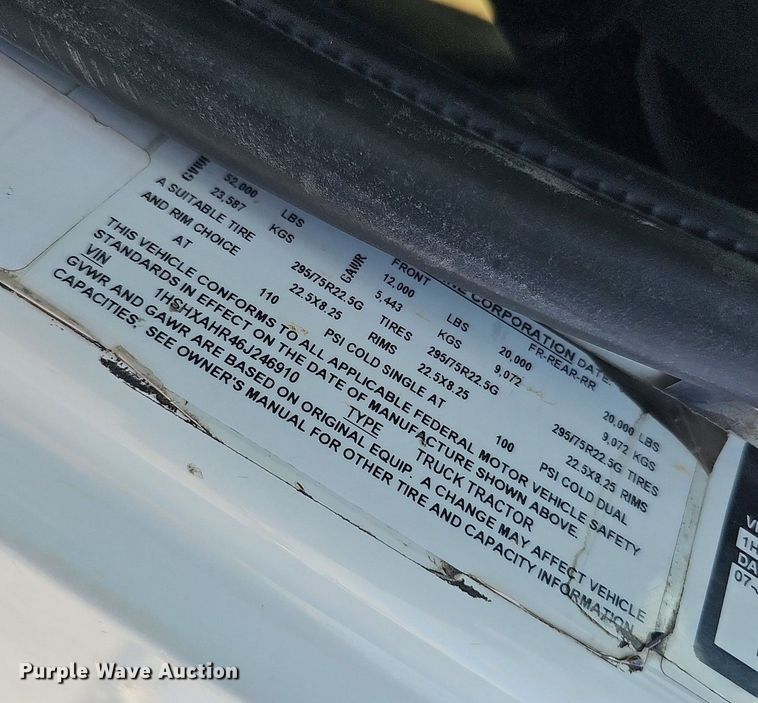 image for item DQ0142 2006 International 8600  semi truck