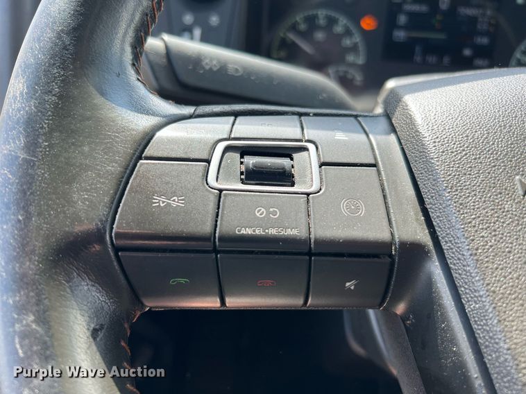 image for item DQ2140 2020 Volvo VNL860  semi truck