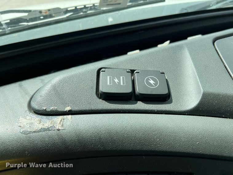 image for item DQ2140 2020 Volvo VNL860  semi truck