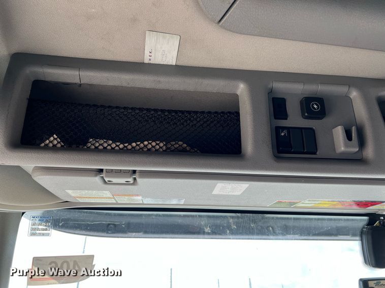 image for item DQ2140 2020 Volvo VNL860  semi truck